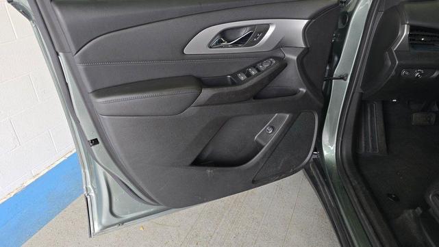 Photo of 2023 Silver Sage Metallic Chevrolet Traverse