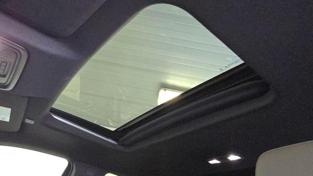 Photo of 2022 Glacier Blue Metallic Chevrolet Silverado 1500
