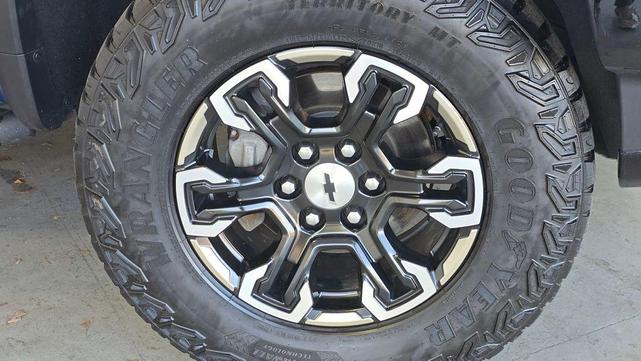 Photo of 2022 Glacier Blue Metallic Chevrolet Silverado 1500