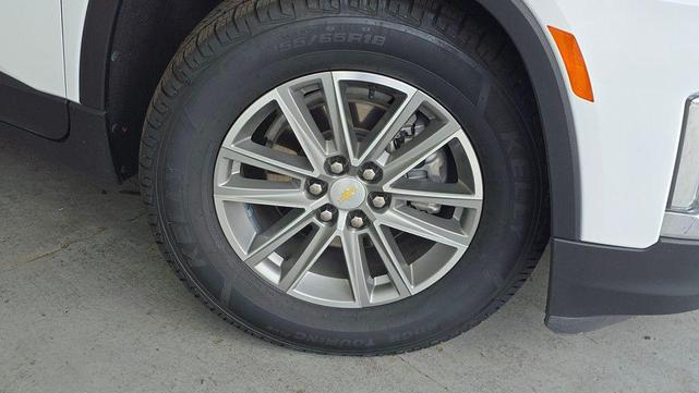 Photo of 2023 Summit White Chevrolet Traverse