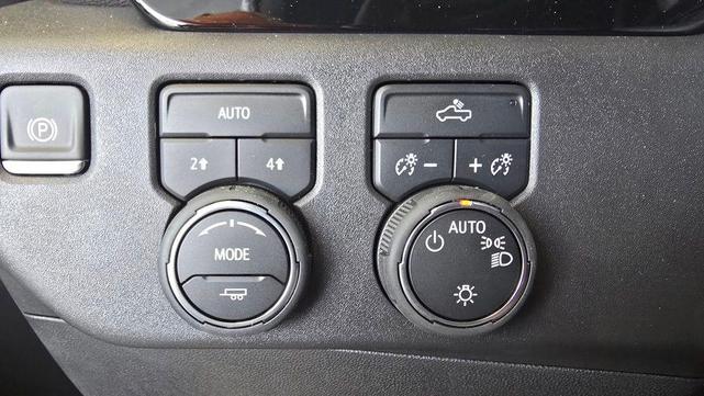 Photo of 2025 Black Chevrolet Silverado 1500