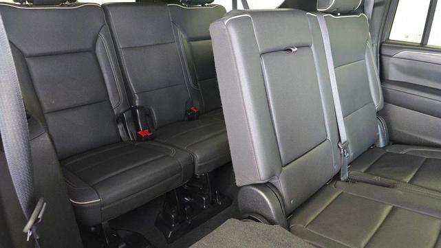 Photo of 2024 Summit White GMC Yukon XL