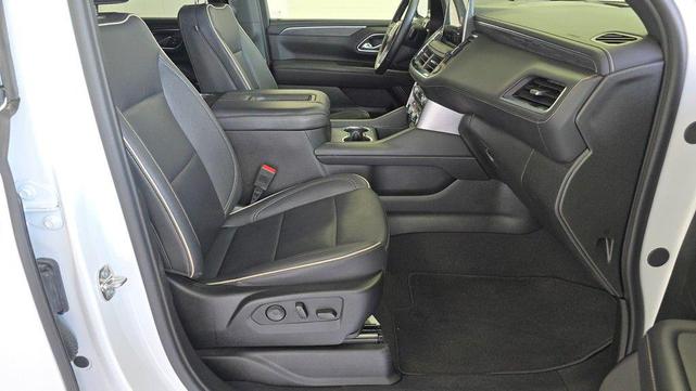 Photo of 2024 Summit White GMC Yukon XL