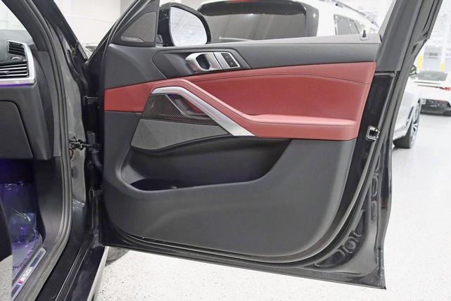 Photo of 2022 Black Sapphire Metallic BMW X6