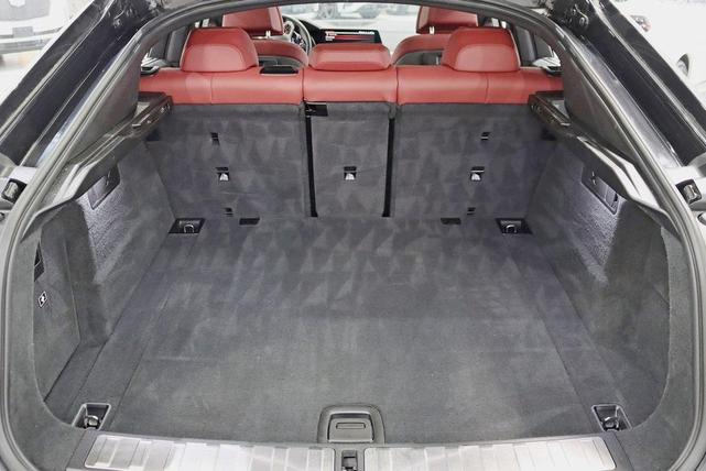 Photo of 2022 Black Sapphire Metallic BMW X6
