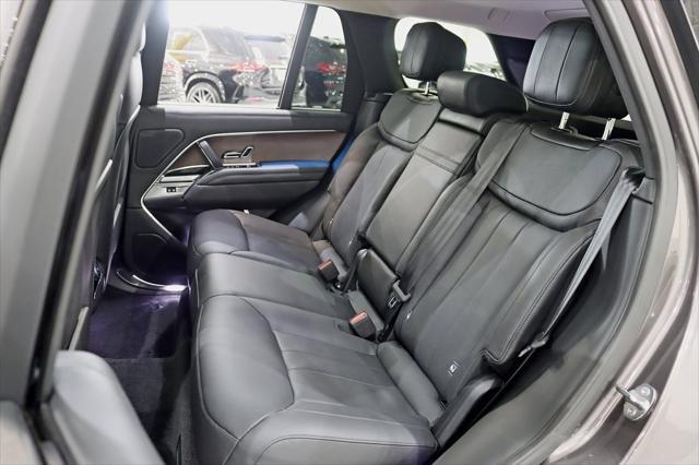 Photo of 2023 Charente Gray Premium Metallic Land Rover Range Rover
