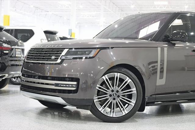 Photo of 2023 Charente Gray Premium Metallic Land Rover Range Rover