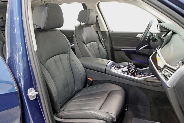 Photo of 2021 Phytonic Blue Metallic BMW X7