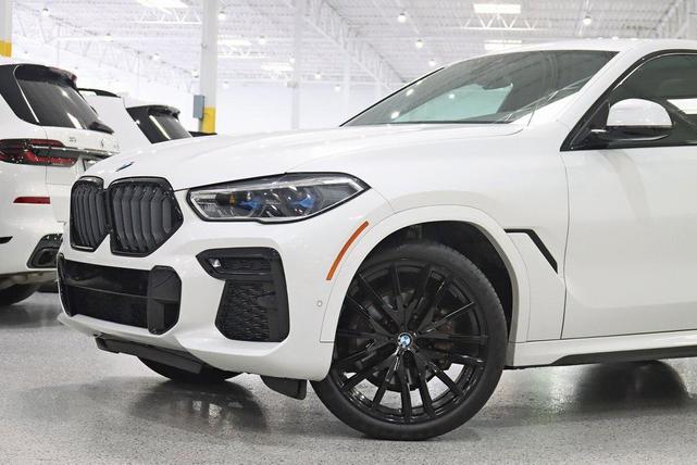 Photo of 2022 Mineral White Metallic BMW X6