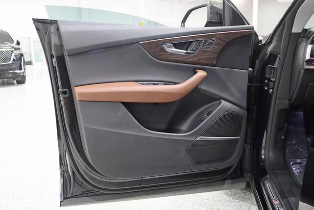 Photo of 2020 Orca Black Metallic Audi Q8