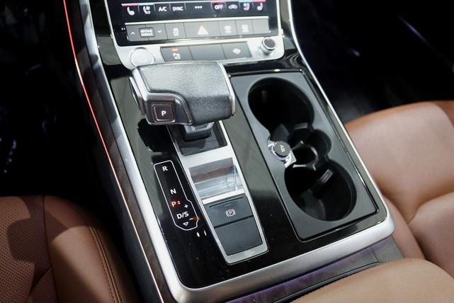 Photo of 2020 Orca Black Metallic Audi Q8