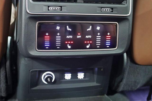 Photo of 2020 Orca Black Metallic Audi Q8