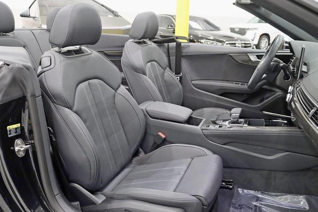 Photo of 2023 Mythos Black Metallic/Black Roof Audi S5