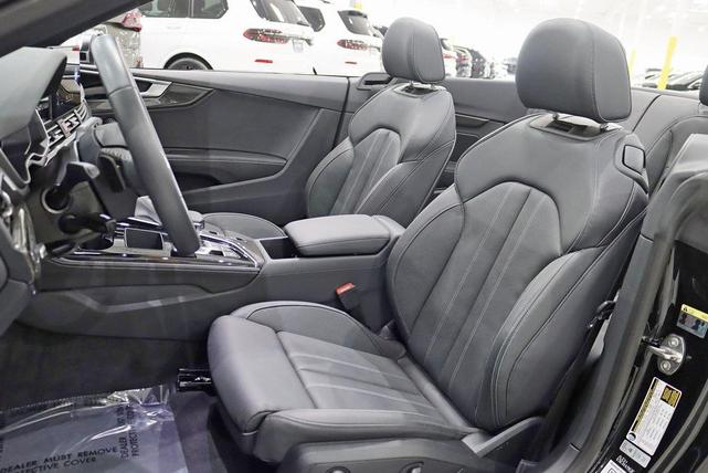 Photo of 2023 Mythos Black Metallic/Black Roof Audi S5