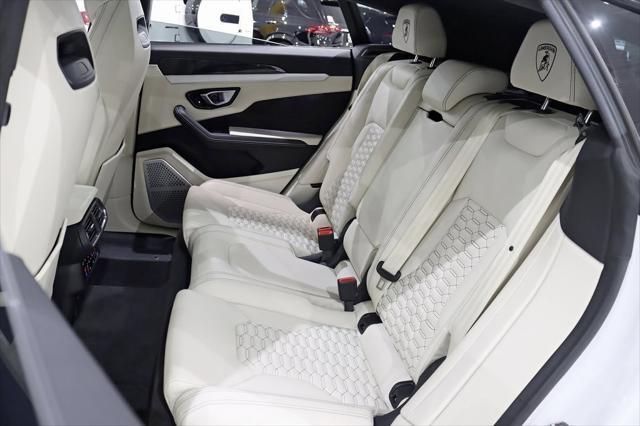Photo of 2019 Bianco Icarus Metallic Lamborghini Urus