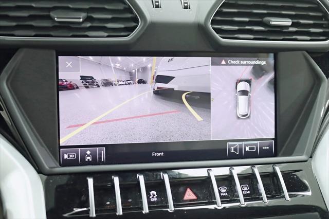 Photo of 2019 Bianco Icarus Metallic Lamborghini Urus