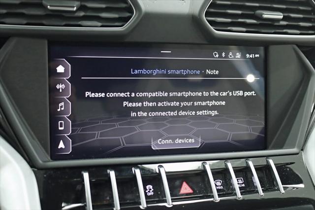 Photo of 2019 Bianco Icarus Metallic Lamborghini Urus