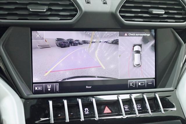 Photo of 2019 Bianco Icarus Metallic Lamborghini Urus