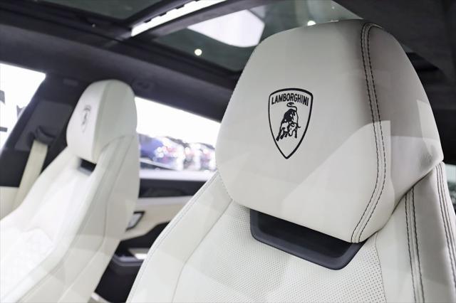 Photo of 2019 Bianco Icarus Metallic Lamborghini Urus