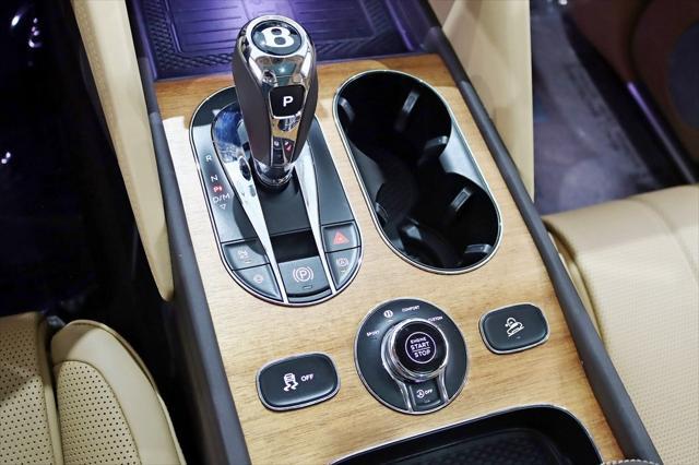 Photo of 2024 Glacier White Bentley Bentayga