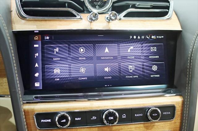 Photo of 2024 Glacier White Bentley Bentayga