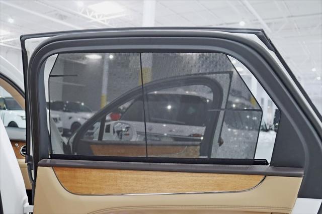 Photo of 2024 Glacier White Bentley Bentayga