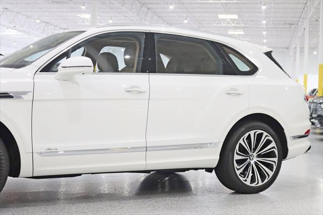 Photo of 2024 Glacier White Bentley Bentayga