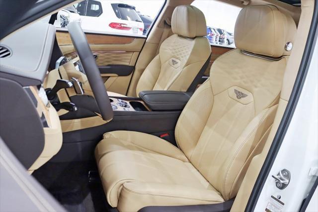 Photo of 2024 Glacier White Bentley Bentayga