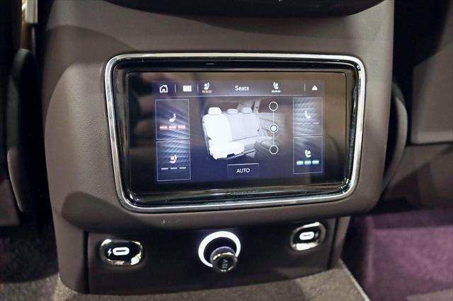Photo of 2024 Glacier White Bentley Bentayga