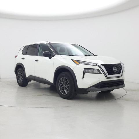 Photo of 2022 Glacier White Nissan Rogue