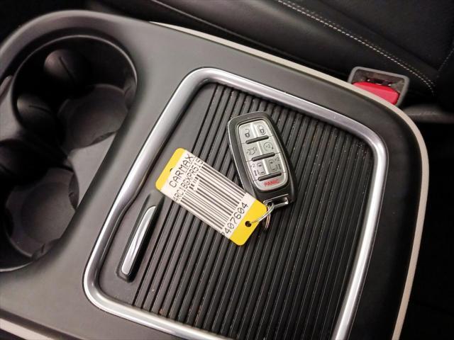 Photo of 2023 Brilliant Black Crystal Pearlcoat Chrysler Pacifica