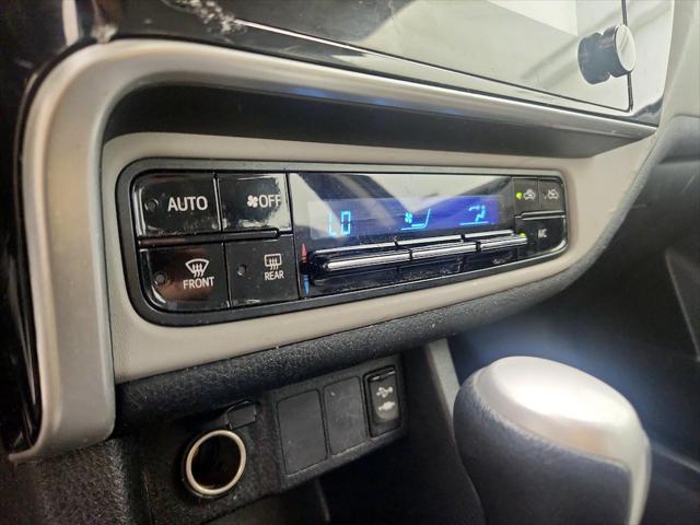 Photo of 2018 Galactic Aqua Mica Toyota Corolla
