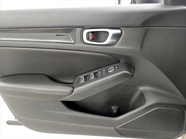 Photo of 2022 Platinum White Pearl Honda Civic