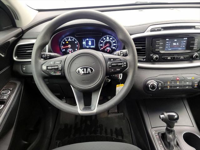 Photo of 2017 Gray Kia Sorento