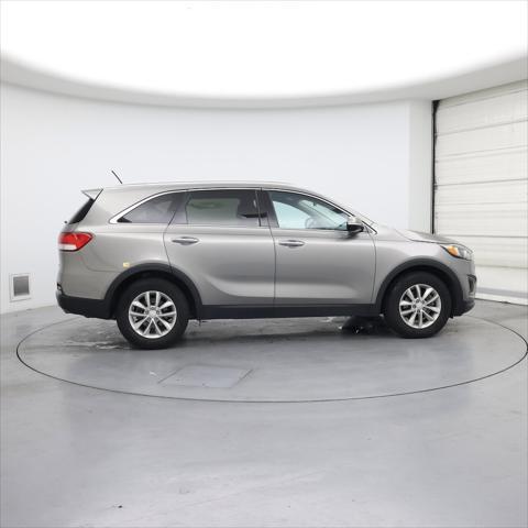 Photo of 2017 Gray Kia Sorento