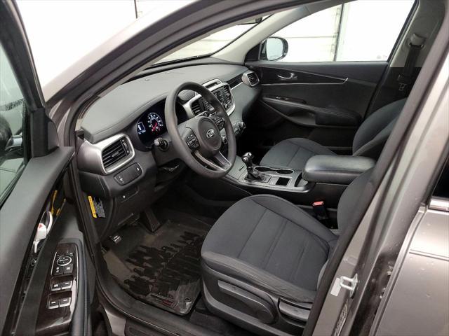 Photo of 2017 Gray Kia Sorento