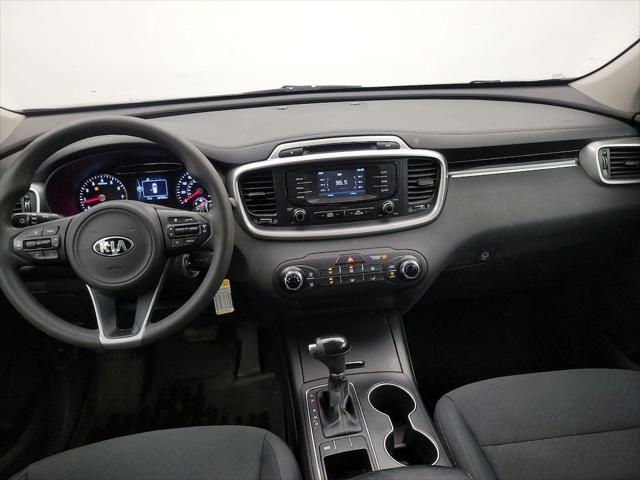 Photo of 2017 Gray Kia Sorento
