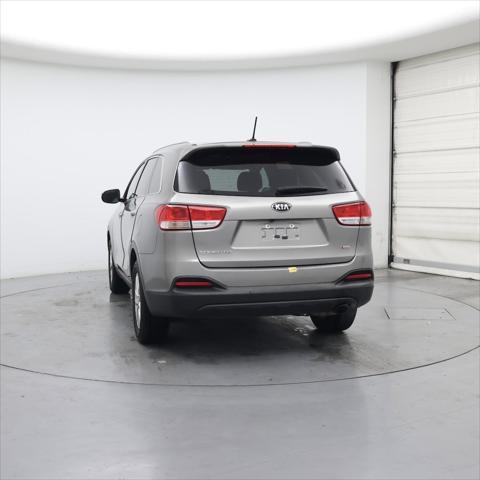Photo of 2017 Gray Kia Sorento