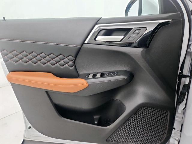 Photo of 2022 White Diamond Mitsubishi Outlander