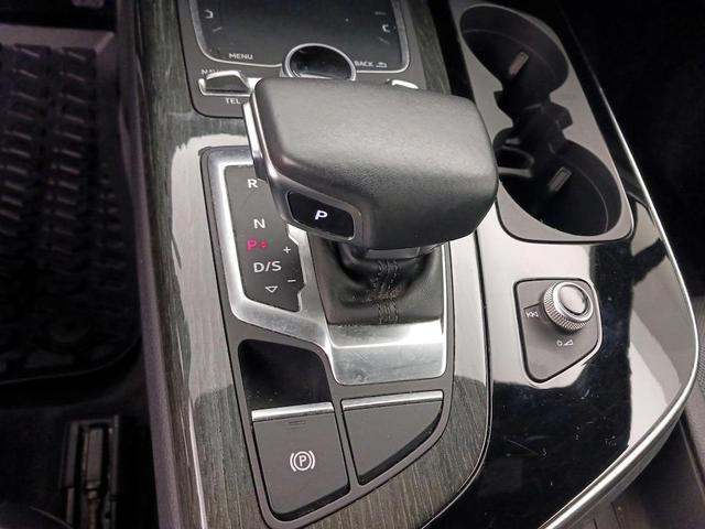 Photo of 2018 Gray Audi Q7