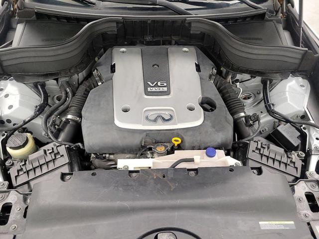 Photo of 2016 Liquid Platinum INFINITI QX50