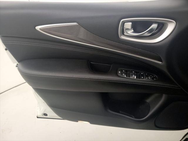 Photo of 2019 Majestic White INFINITI QX60