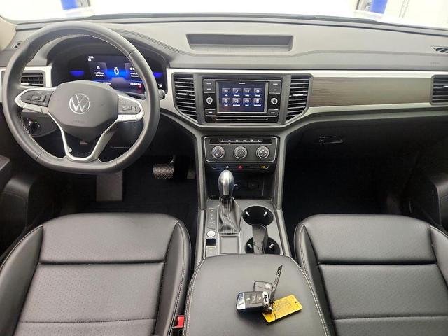 Photo of 2022 Pure White Volkswagen Atlas