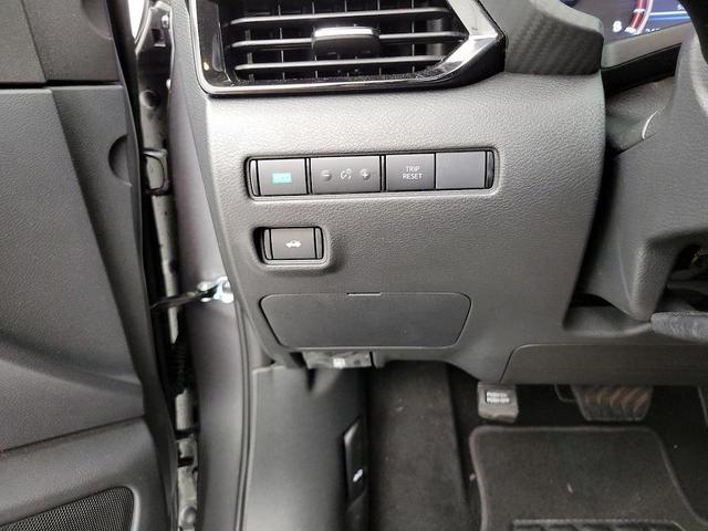 Photo of 2025 Gray Nissan Sentra