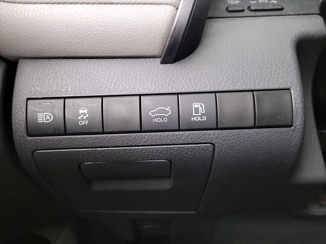 Photo of 2023 Predawn Gray Mica Toyota Camry