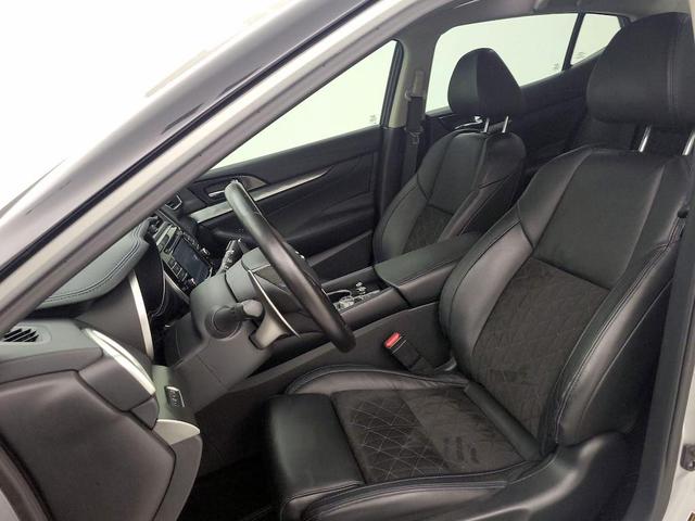Photo of 2017 Brilliant Silver Nissan Maxima