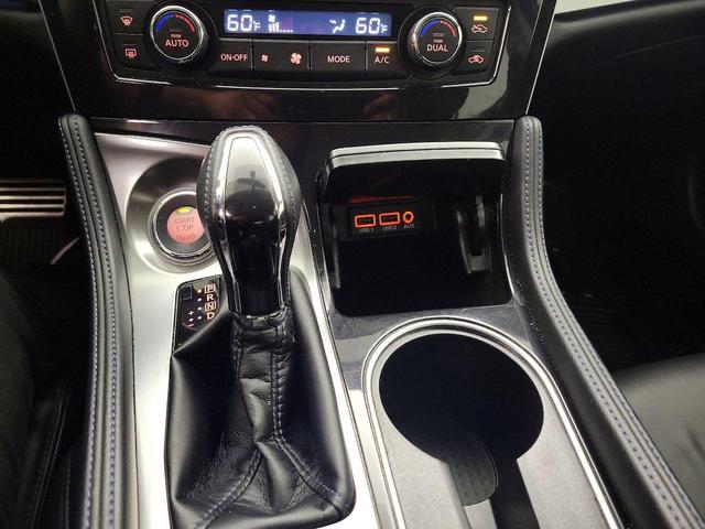 Photo of 2017 Brilliant Silver Nissan Maxima