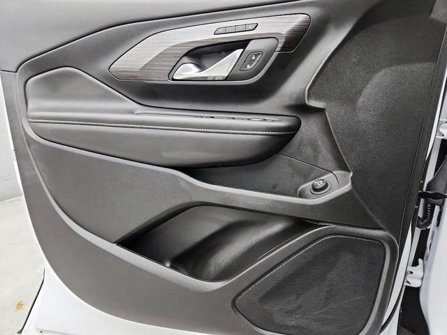 Photo of 2024 Summit White GMC Terrain