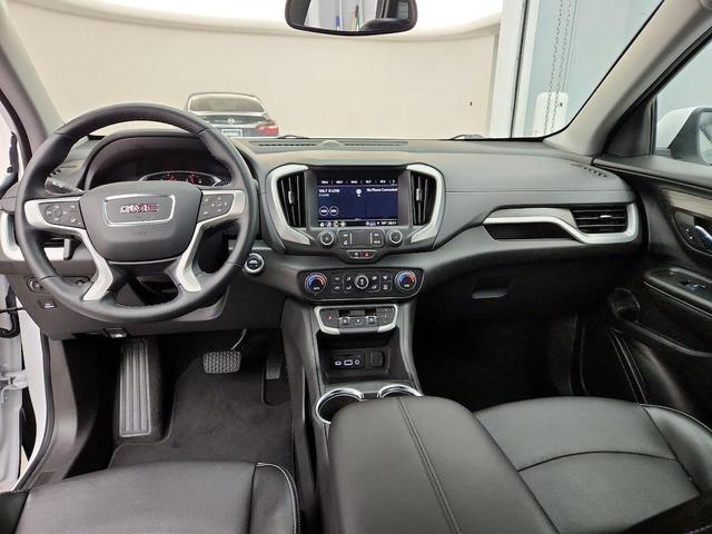 Photo of 2024 Summit White GMC Terrain