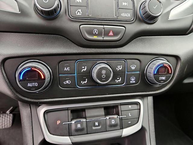 Photo of 2024 Summit White GMC Terrain